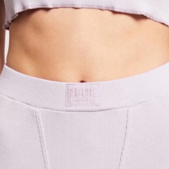 Winter Muse LNGE Rib Short in Lilac - Picture 3 of 6